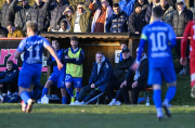 SV Hofbieber - FC Eichenzell: Marc Rainer Roehrig mit Moritz Reith