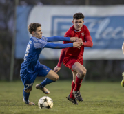 SV Hofbieber - FC Eichenzell: Mario Brähler gegn Matthis Sang