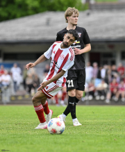 33_Yowegraphy_Jonas_Wenzel_260510_YZ96945