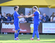 FSV Steinau Steinhaus - SV Hofbieber II:  Tim Hillenbrand mit Christian Stingl