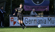 16_Yowegraphy_Jonas_Wenzel_261011_YZ90501