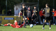 40_Yowegraphy_Jonas_Wenzel_261011_YZ90987
